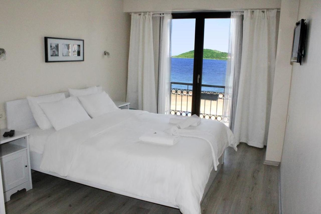 Nemrut Bay Otel Yenifoca Exterior photo