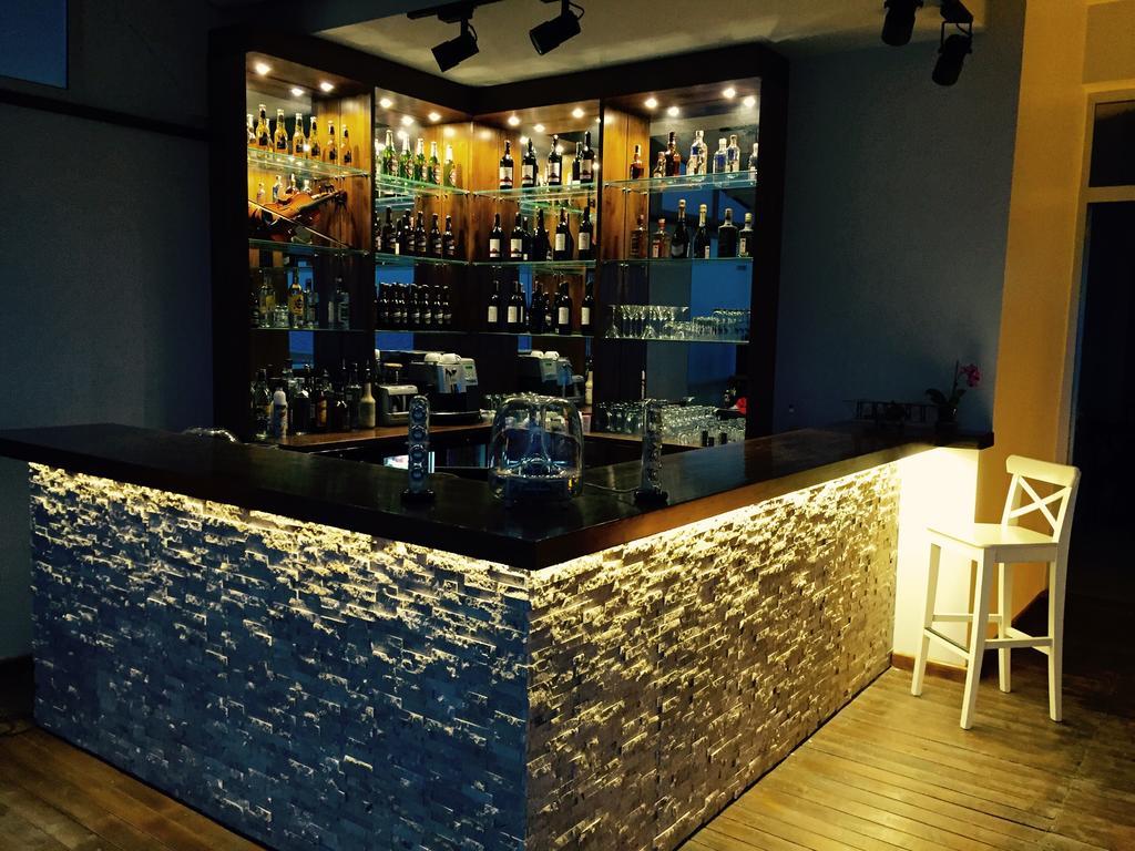 Nemrut Bay Otel Yenifoca Exterior photo